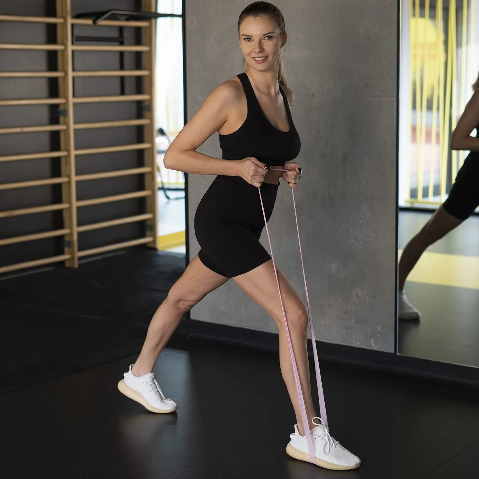 MOMO WAY Banda Elastica Set di 3 Fasce Elastiche Di Resistenza Con 3 Livelli Di Resistenca Fasce Elastiche Fitness Per Crossfit Yoga Pilates Stretching Rosa e Grigie