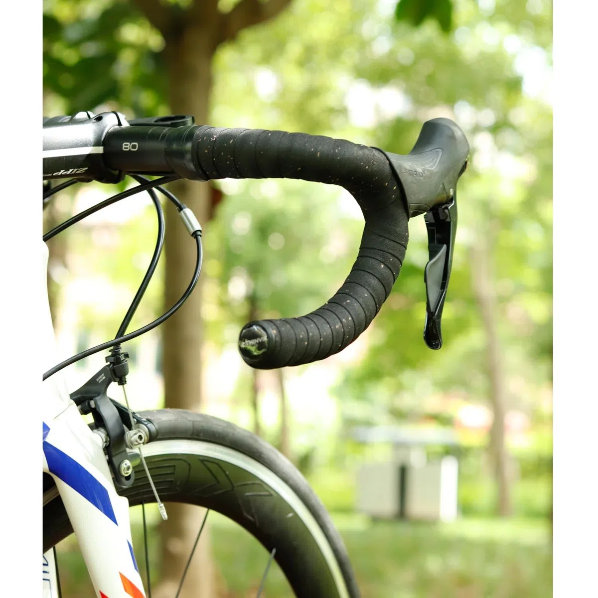 Thinvik Nastro Manubrio Bici in EVA e Sughero (Set di 2) - Avvolgi il Manubrio per una Corsa Confortevole, Antiscivolo e Assorbisudore - Nero