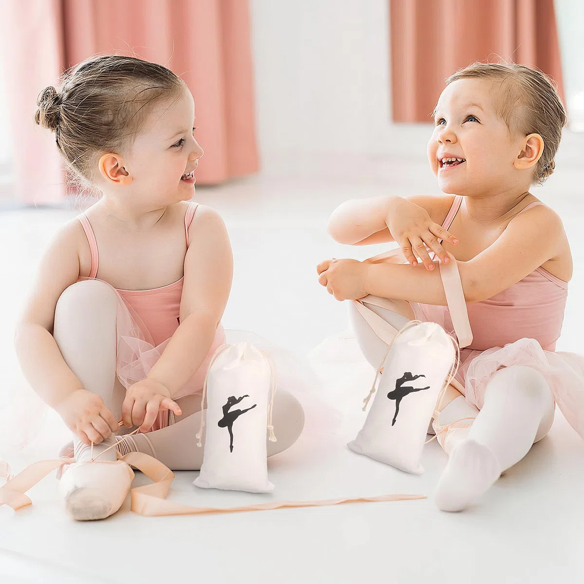 GARVALON Set 3 Sacchetti per Scarpette da Danza Coulisse Borsa Leggera in Cotone e Poliestere Bianco per Ballerine Accessori Pratici per Danza
